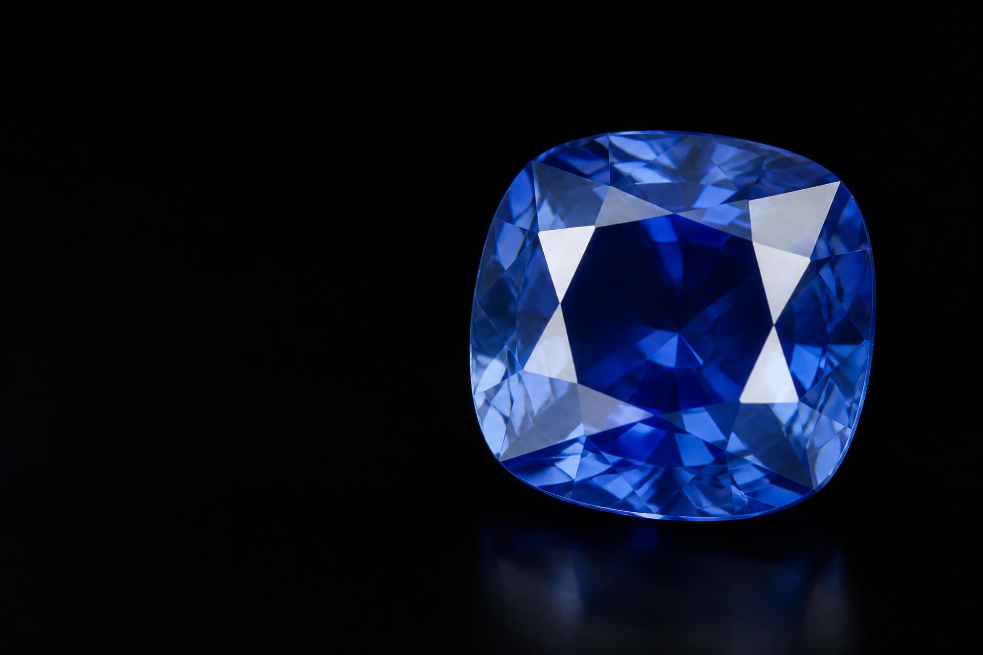 Exceptional natural sapphire photographed under controlled directional light